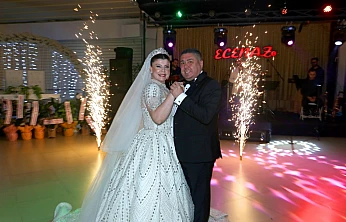 İYİ Parti Ödemiş ilçe başkanı İbrahim Kaya, Duygu Küçük ile görkemli bir düğünle dünyaevine girdi