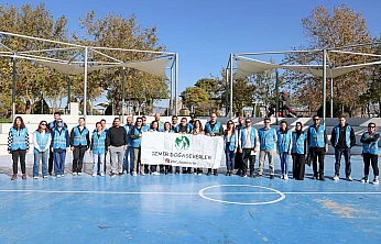 İzmirli gönüllüler doğa için el ele verdi