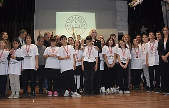 Karşıyaka'da özel çocuklarla duygulu öğretmenler günü kutlaması