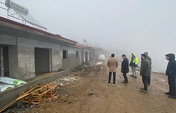 Ödemiş'te yangın mağduru mahallelerde sıkı takip: Kaymakam Erdoğan sahada