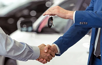 Yetki belgesi olan oto galerici esnaftan artık ek harç alınmayacak