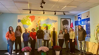 İzmir'de Harezmi eğitim modeli öğretmen eğitimleri başladı