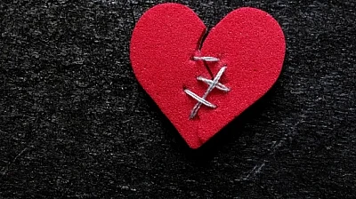 Üzüntü ve yoğun stres kalbi vurabiliyor: Kırık kalp sendromuna dikkat