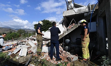Bayraklı'da mobilya atölyesinde patlama: 80 Yaşındaki yurttaş göçük altından kurtarıldı