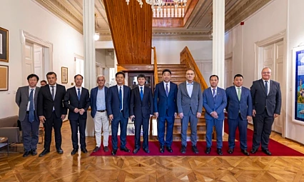 İzmir ile Çin'in Zhejiang eyaleti arasında deniz ulaşımı ve lojistikte stratejik iş birliği başladı