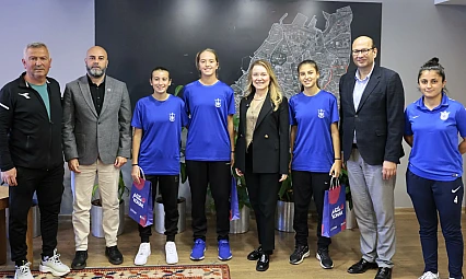 Konak Belediyespor'dan U15 milli takımı'na 3 yıldız