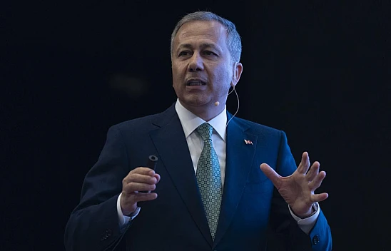 Bakan Yerlikaya Konya'da çöken binaya ilişkin konuştu