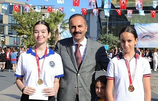 'Benim İçin Cumhuriyet Kompozisyon Yarışması'nda Birincilik