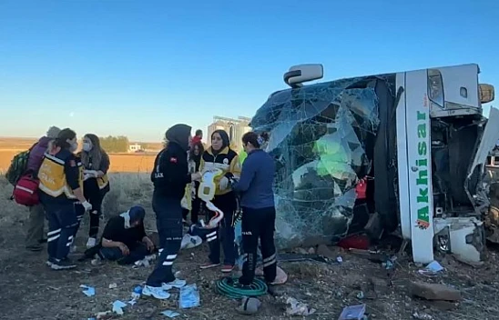 Otobüs Devrildi: 6 Ölü ve Çok Sayıda Yaralı Var