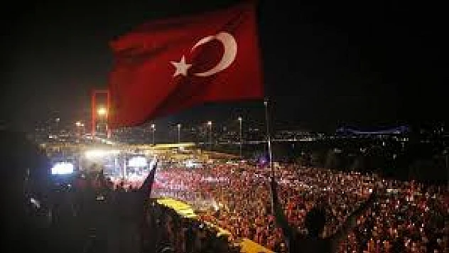 15 Temmuz Demokrasi ve Milli Birlik Günü'nün 9. yılı nedeniyle spor camiasından birçok mesaj paylaşıldı.