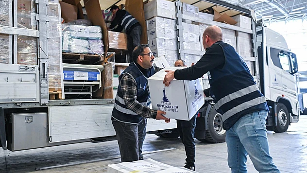 6 Şubat unutulmadı: İzmir'den dayanışma mesajı