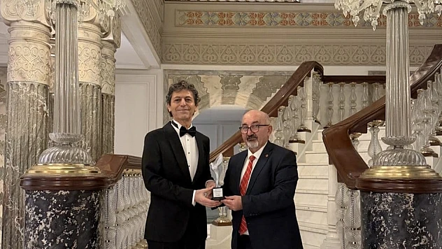 Akif Manaf'a barış ödülü!