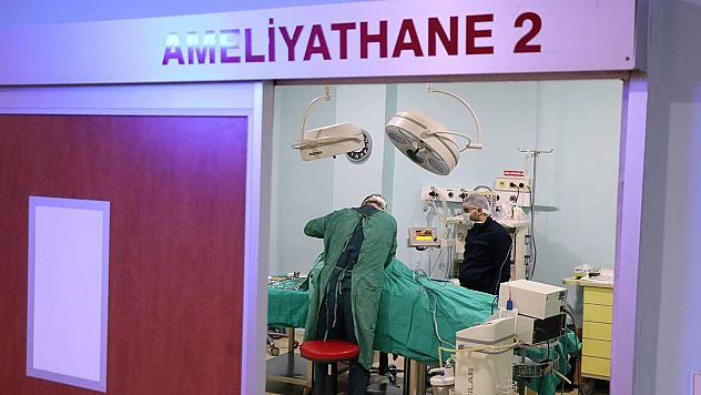 Ameliyat masasındaki hastayla pazarlık yapan hastaneye soruşturma!