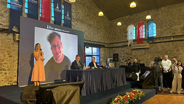 Başkan Tugay'dan yeni hizmet binası ve Kültürpark'a sanat vurgusu