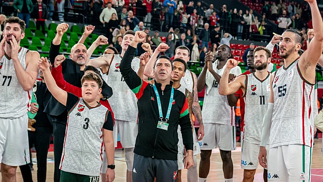 Basketbol Takımı Dağılmanın Eşiğinden Döndü
