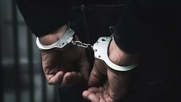 Beydağ'da silah ve uyuşturucu operasyonu: 1 kişi gözaltına alındı