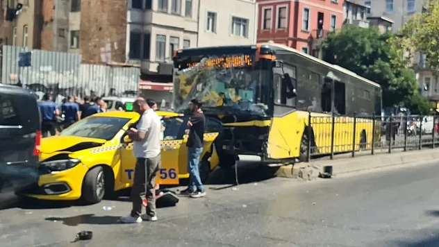 Beyoğlu Tarlabaşı Bulvarı'nda zincirleme trafik kazası!