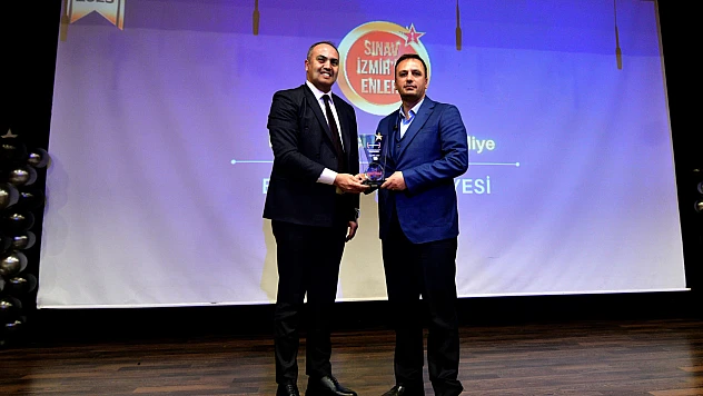 Bornova Belediyesi 'En Öğrenci Dostu Belediye' ödülünün sahibi oldu