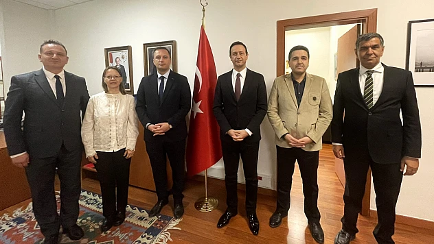 Bornova'nın yeşil ve dijital dönüşüm adımı: Başkan Eşki Barcelona'da akıllı şehirler fuarında