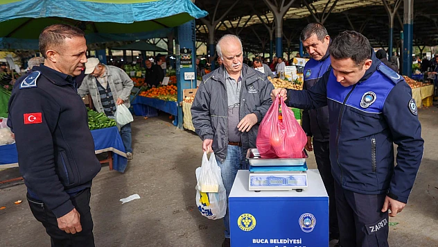 Buca Belediyesi'nden tüketici dostu adım: Semt pazarlarında tartı kontrol noktaları