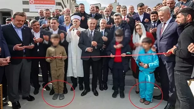 Cami açılışında yürek sızlatan görüntü
