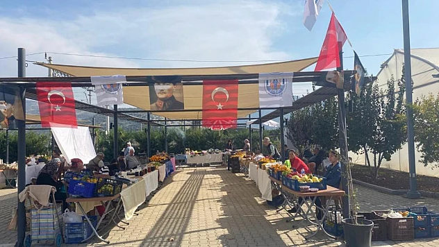 Efes tarlası yaşam köyünde hem üretici hem tüketici memnun