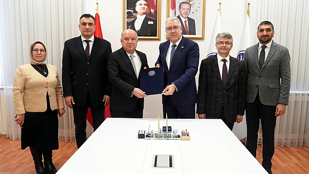 Ege Üniversitesi öğrencilerine kampüste iş fırsatı
