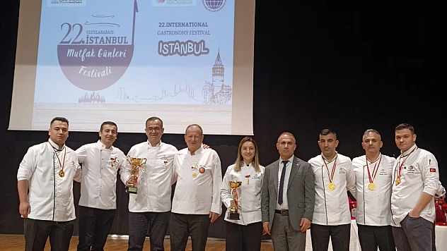 ESBAŞ aşçıları uluslararası İstanbul mutfak günlerinden altın ödüllerle döndü