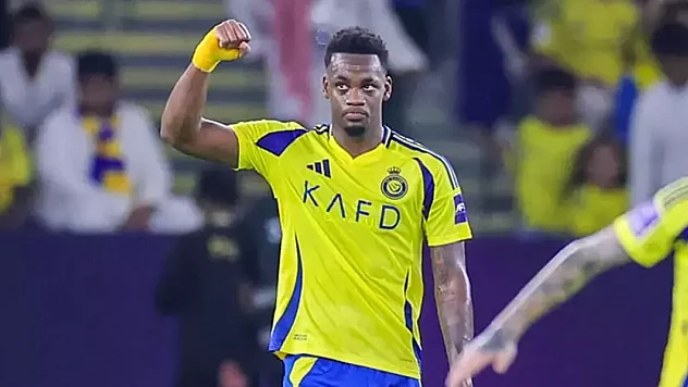 Fenerbahçe'den beklenen transfer: Jhon Duran'ın uçağı İstanbul'a geliyor.