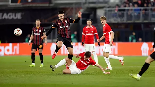 Galatasaray, AZ Alkmaar'a 4-1 mağlup oldu!