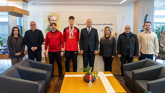 Gaziemir'li Taekwondocu Mustafa Bilgehan Kunter Türkiye şampiyonu oldu