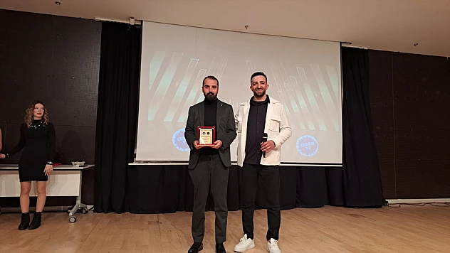 Görüntü Yönetmeni Batuhan Vuruşkanlar'a Altın Sanat Ödülü