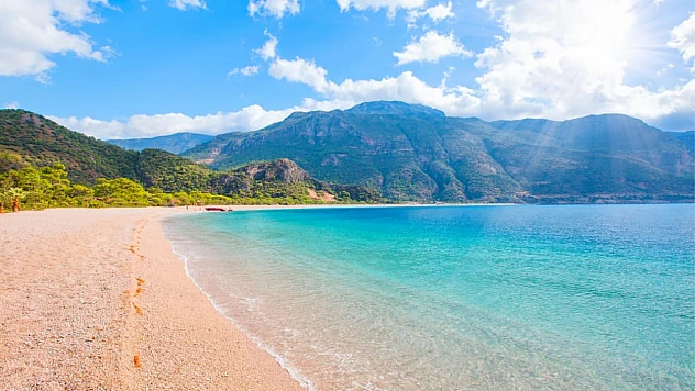 Gurbetçinin tatil yorumu tepki çekti: '11 ay tasarruf edip 1 ay tatil yapıyoruz'