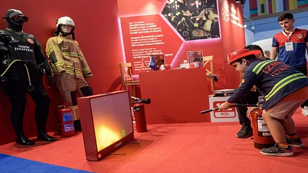 İEF ziyaretçileri sanal gerçeklik simülasyonu ile yangın söndürmeyi öğreniyor