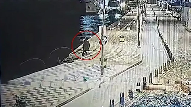 İzmir'de alkollü adam denizde düşüp boğuldu