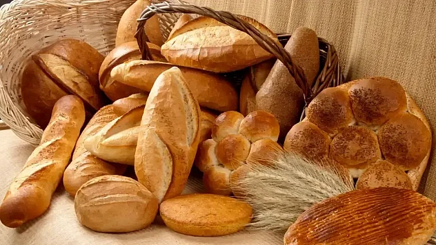 İzmir'de ekmek fiyatları yükseldi, Halk Ekmek sabit kaldı