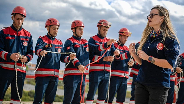 İzmir'in yeni kahramanları göreve hazırlanıyor