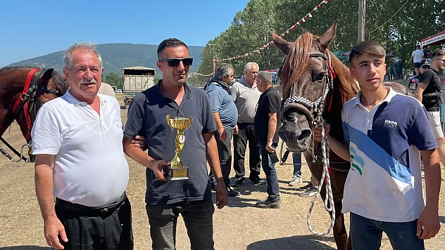 Karapürçek'te Rahvan At Yarışları nefes kesti