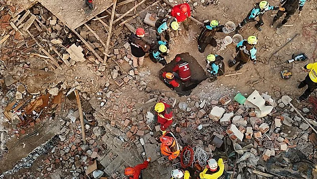 Konya'da enkaz altından 2 cansız beden çıkarıldı
