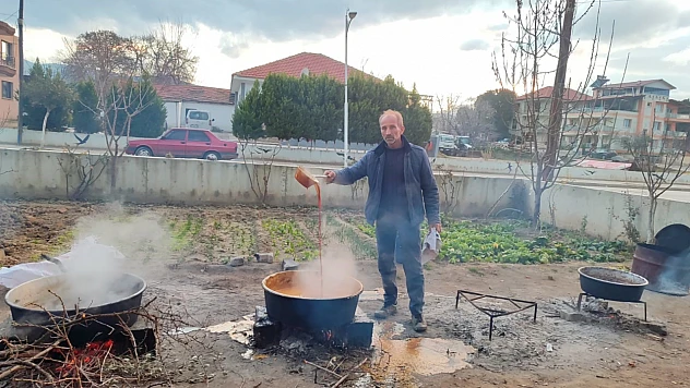 Manisa Sarıgöl'de Üzümler Pekmeze Dönüştü