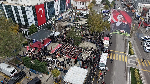 Menderes Belediyesi, 5 büyük projeyi yoğun katılımlı törenle hizmete açtı