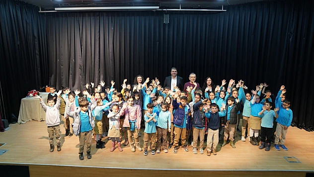 Miniklerden Başkan Yetişkin'e yoğun ilgi