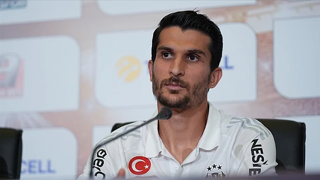 Necip Uysal: 'Hayalim Beşiktaş'ta futbolu bırakmak'