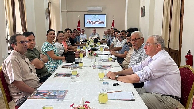 Ödemiş'te ortaokul müdürleriyle yönlendirme toplantısı düzenlendi