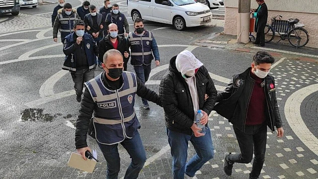 Taksiden 5 kilo uyuşturucu çıktı!