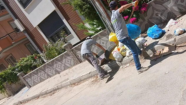 Tire Belediyesi'nden çöp konteynerlerine bakım ve onarım çalışması