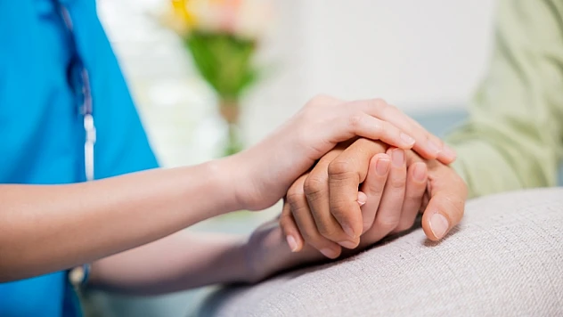 Türkiye'de bir ilke imza: Yaşlı bakımının kalbi ilk kez İzmir'de atacak