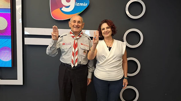 TV9 İzmir'de duygulu ve müzik olu Anlar: Işıltan Uşaklıgil'den Unutulmaz Röportaj