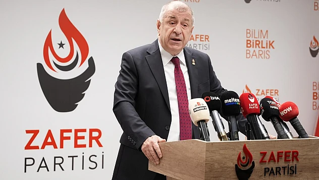 Zafer Partisi Genel Başkanı Ümit Özdağ, haftalık basın toplantısında Türkiye gündemine ilişkin sert değerlendirmelerde bulundu