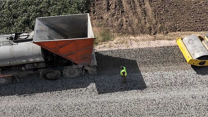 200 Kilometrelik Ova Yolu Tozdan Kurtuldu